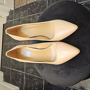 Michael Kors nude heels size 7